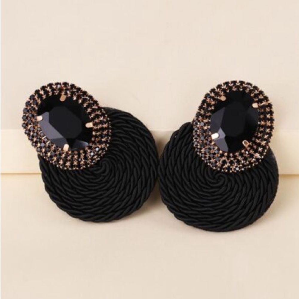 Elegant Black and Gold Earrings A1047